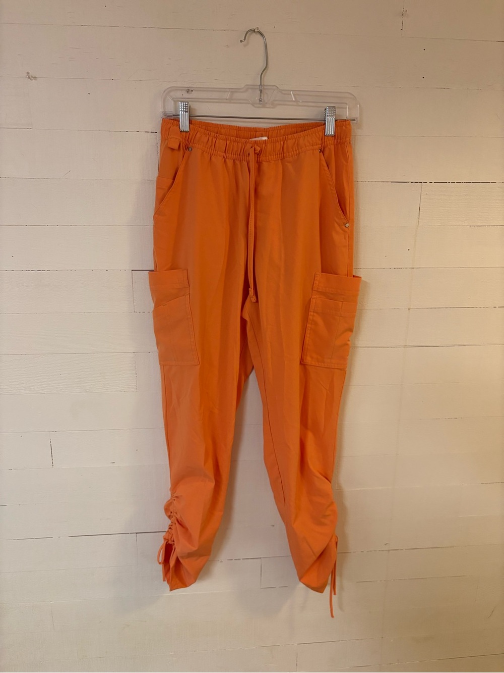 Easy Stretch Butter-Soft Scrub Pants Size Small Orange Cargo Ruched Jogger